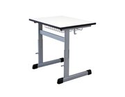 Einer-Schlertisch, 70x55 cm, L-Fu, hhenverstellbar, Gestell RAL 9006 Weialuminium, Tischplatte Buche, PU Kante schwarz, mit Drahtkorbablage, Kunststoffgleiter