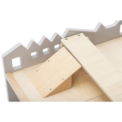 Bodenspieltisch mit Sitzbnken