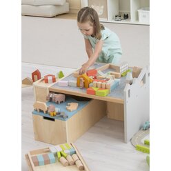 Bodenspieltisch mit Sitzbnken