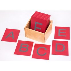 Fhl- und Tastplatten, Grobuchstaben in Holzbox
