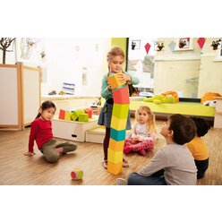 Schrgstapler maxi, 10x10 cm, Spiel- und Bausteine, ab 3 Jahre