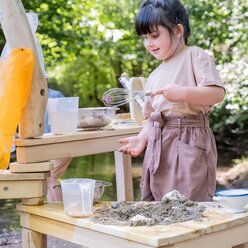 Kalalier Entdeckerstation, Tische-Konstruktion aus Holz, ab 2 Jahre