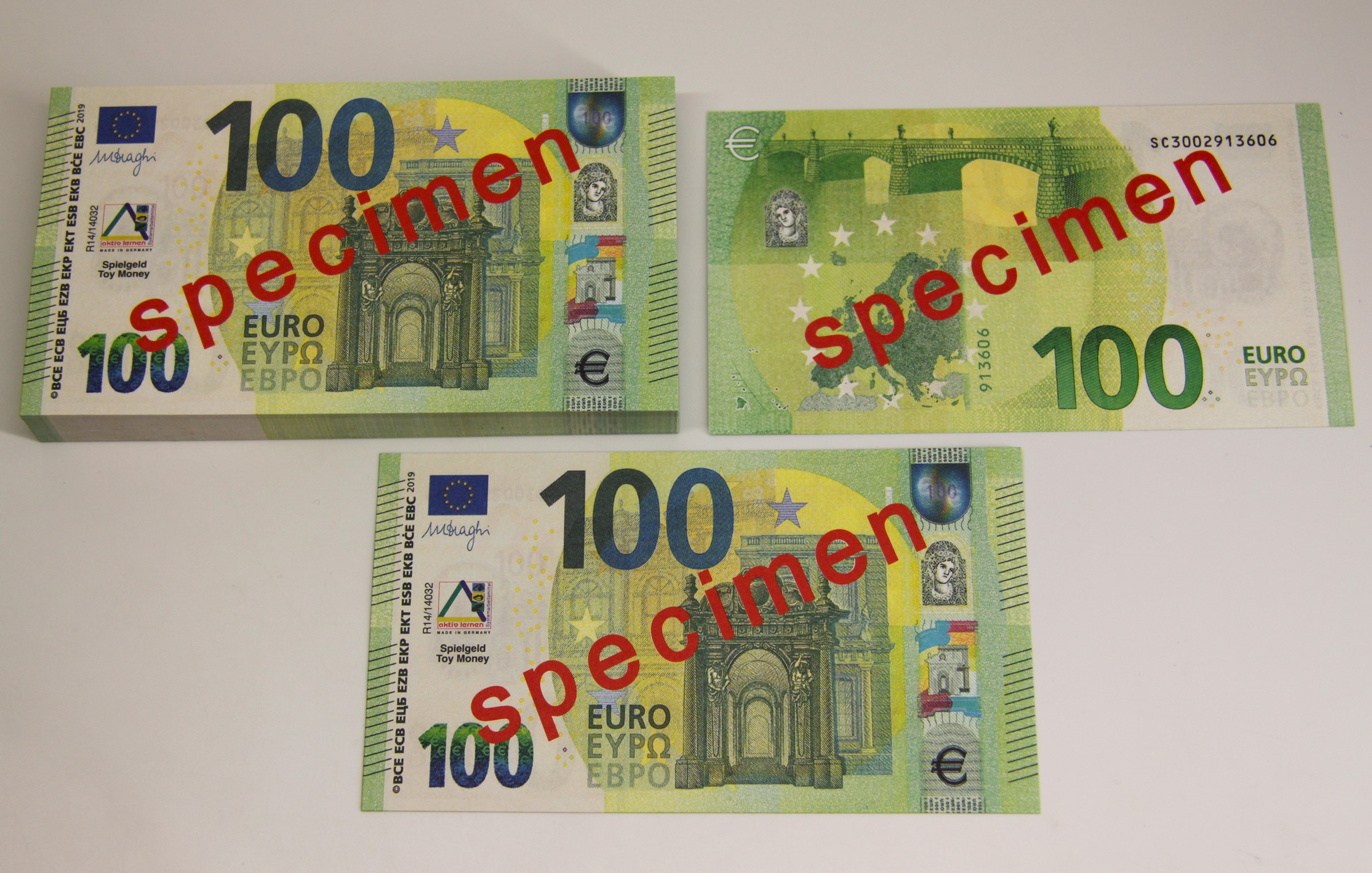 Geld 100 Stück Euro-Scheine Spielgeld zu 100 Euro von ...