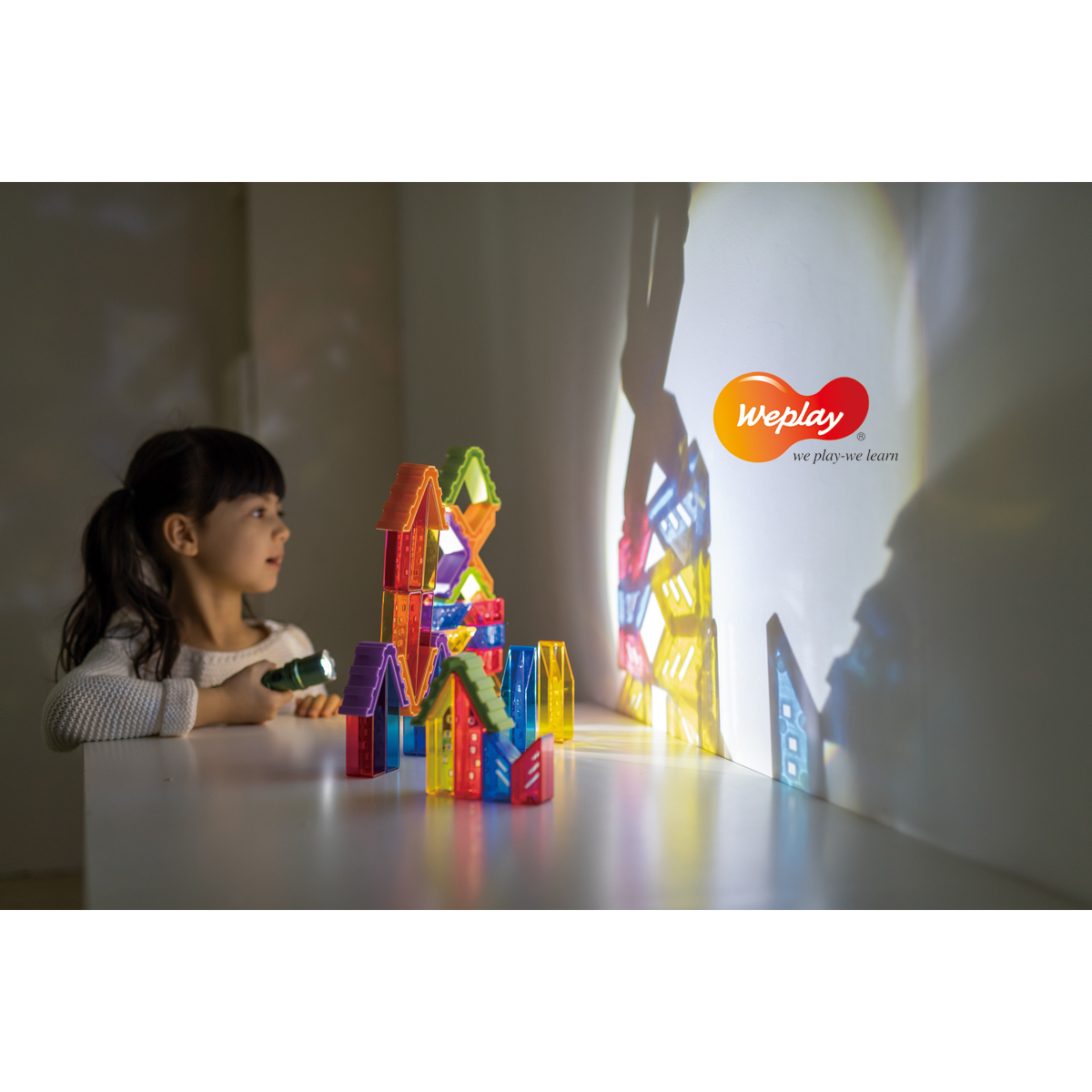 Crystal Village Bausteine, 24 Häuser, 12 Dachbausteine, 6 Spielvorlagen, ab 2 Jahre