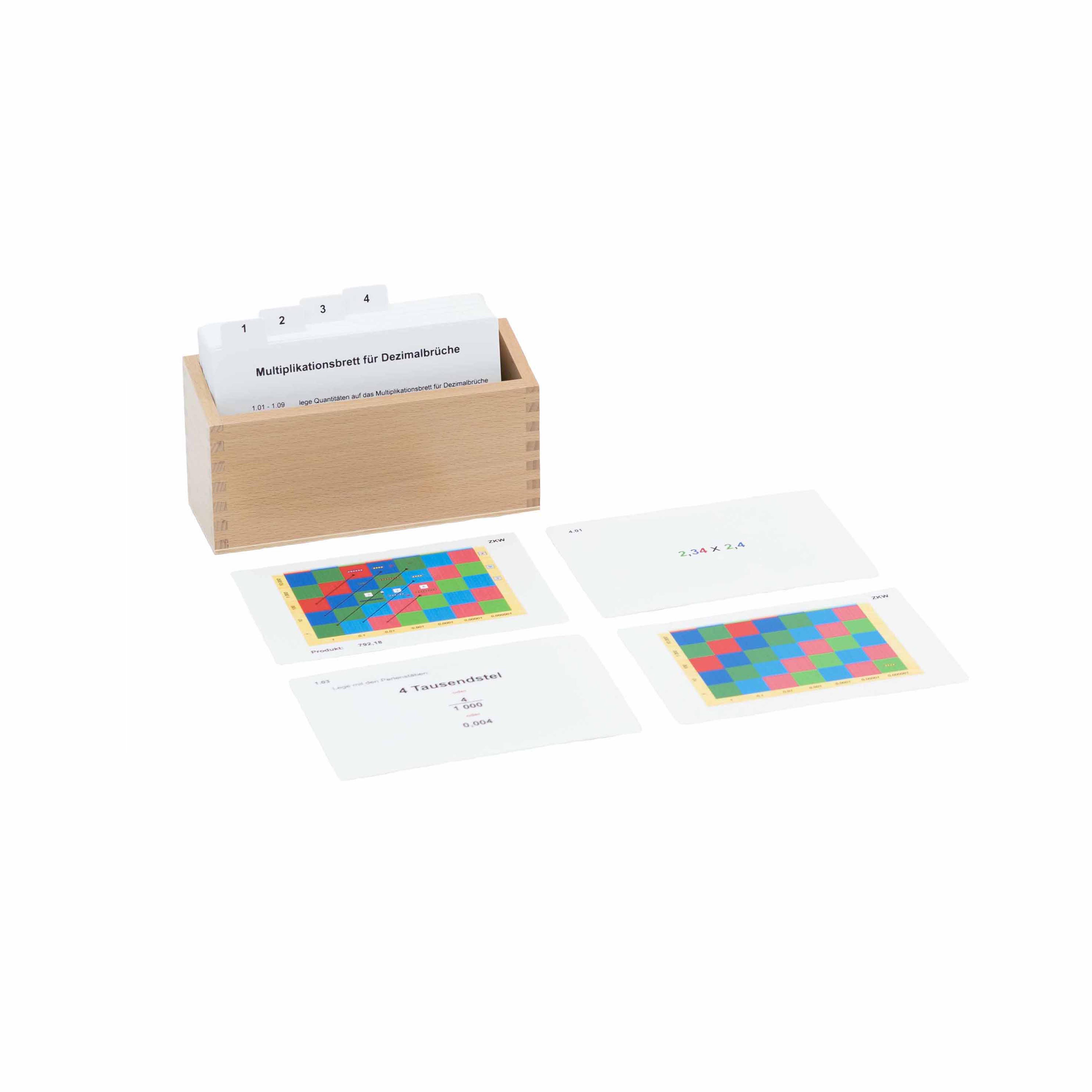 Kasten mit Aufgabenkarten für das Multiplikationsbrett für Dezimalbrüche - Montessori Mathematik