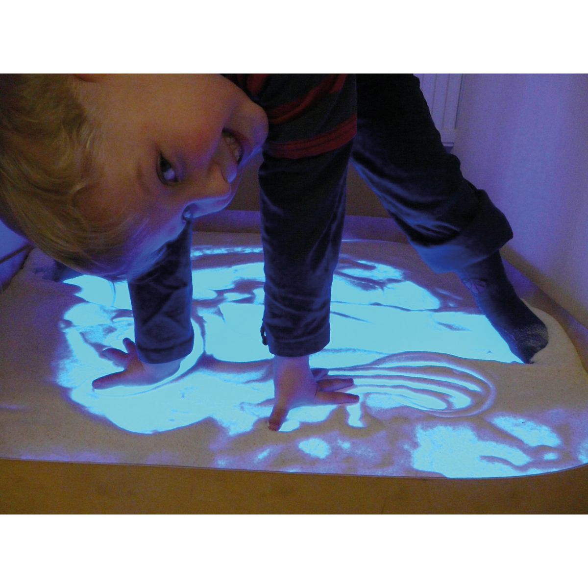 Leuchtsandkasten 84 x 70 x 18 cm, farbwechselnd, LED, Sandmalen, belastbar bis 70 kg