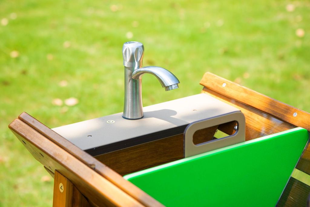 Matschanlage, Große Spielstraße für Wasser mit Schleusen und drei Ebenen, Outdoor