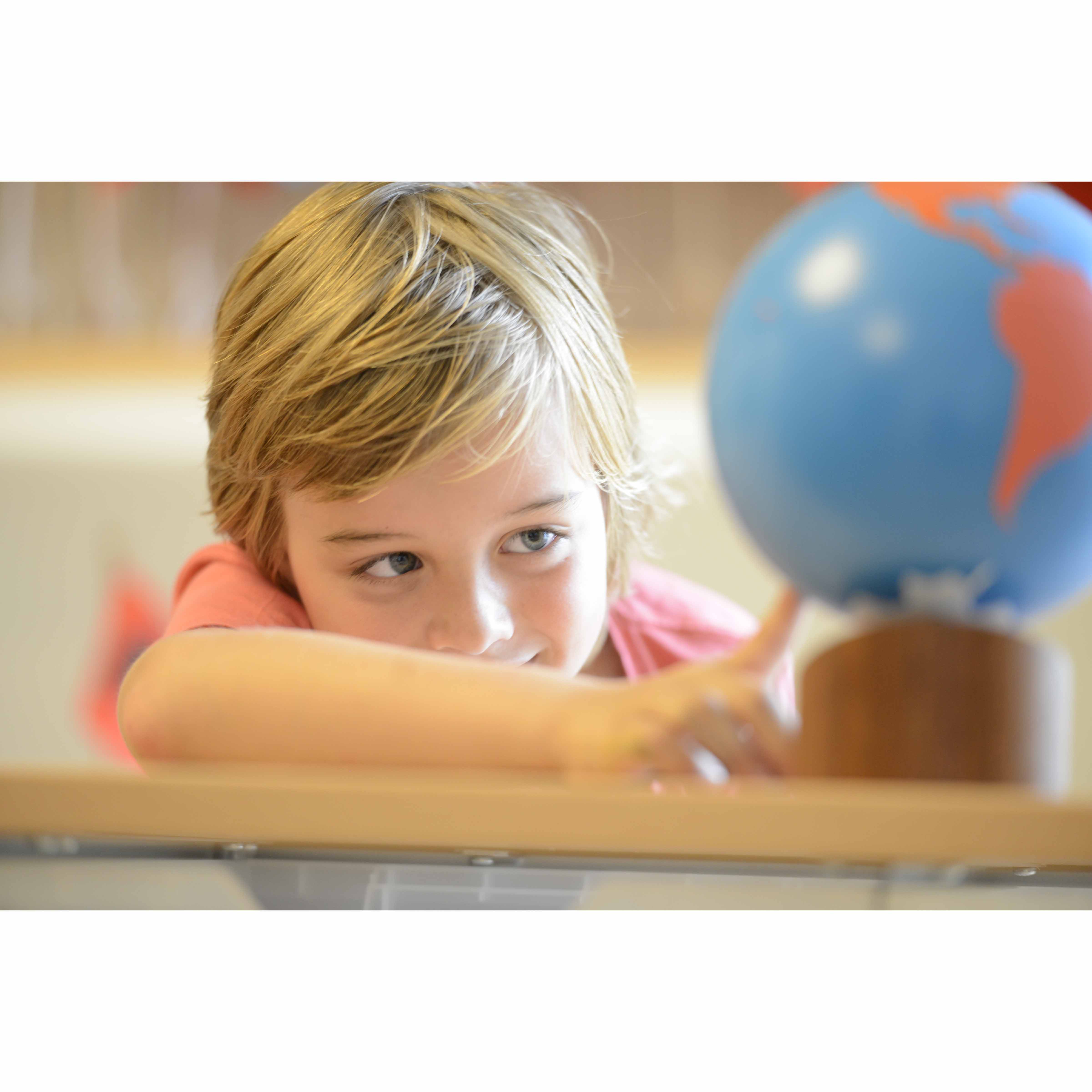 Globus Erdteile - Montessori Geographie