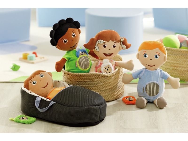 Emotionspuppe Baby Lea aus Stoff mit Kuscheltier, ab 0 Jahren