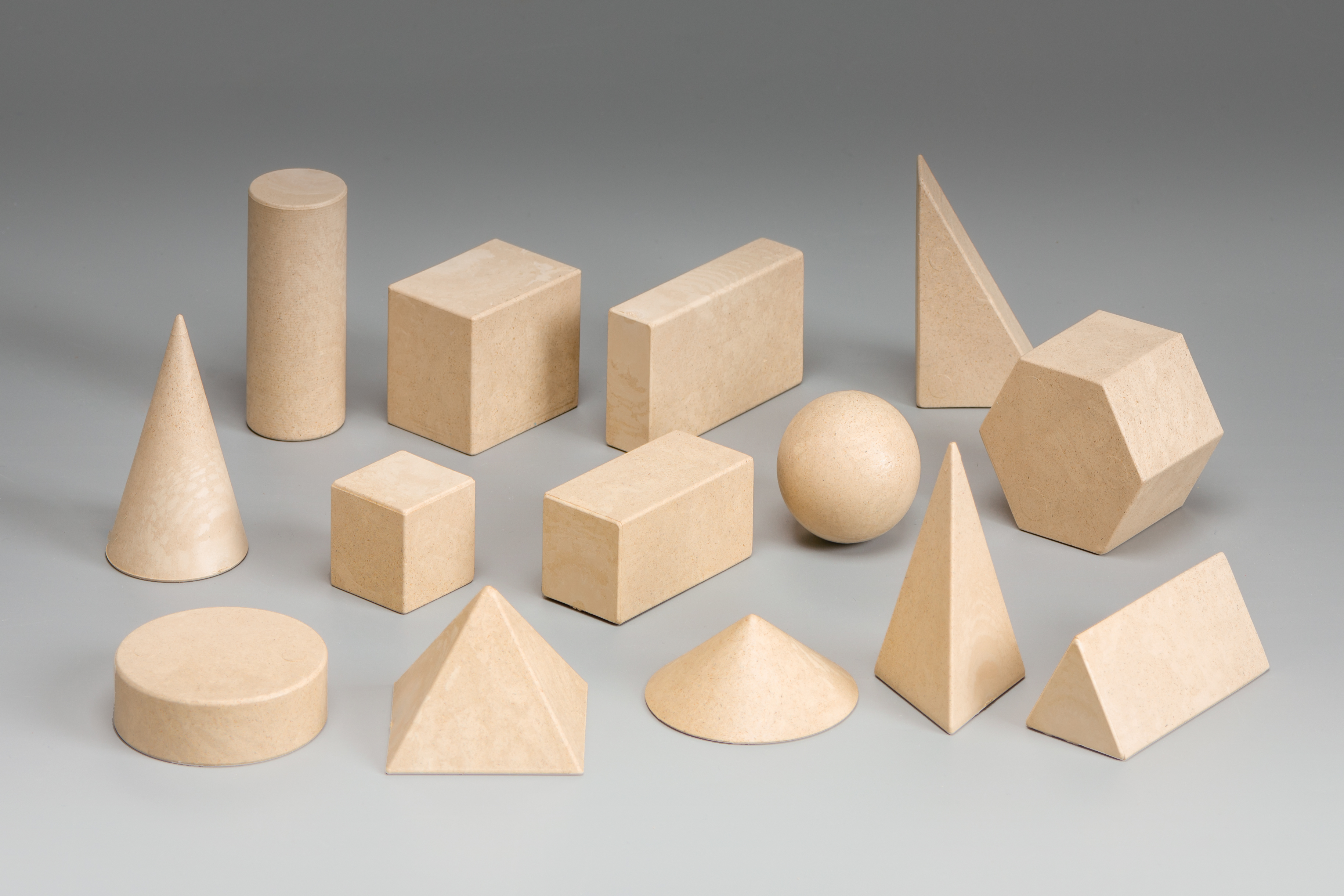 14 geometrische Figuren, Set Geometrische Körper aus RE-Wood®, 1.-4. Klasse