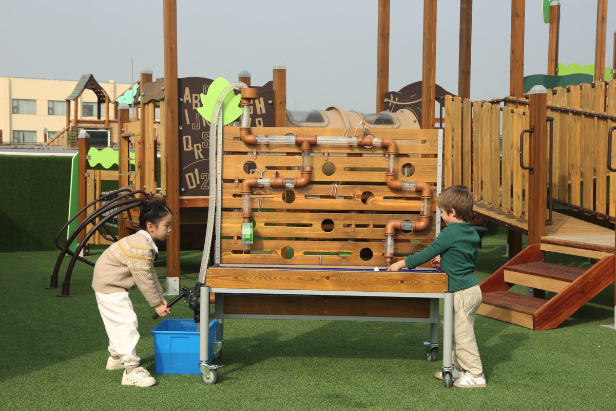 Wasser-Spielset, Bewegliche Wand mit Rohren und Becken, Outdoor