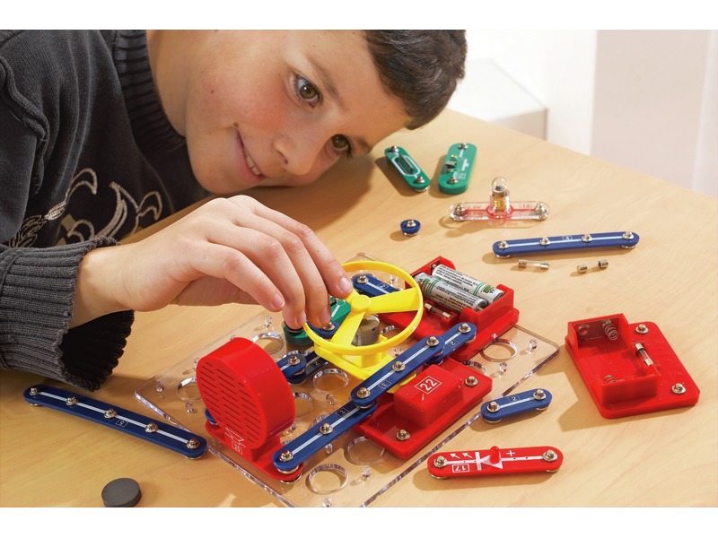Experimentierset Stromkreis mit ca. 25 Teilen für 88 Experimente, ab 8 Jahren