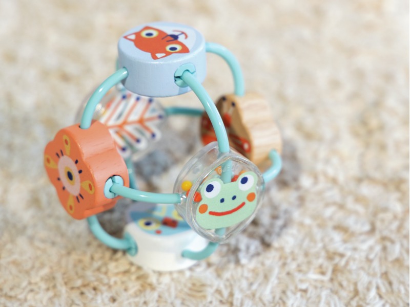 Babyrassel Babybali aus Holz, ab 3 Monaten
