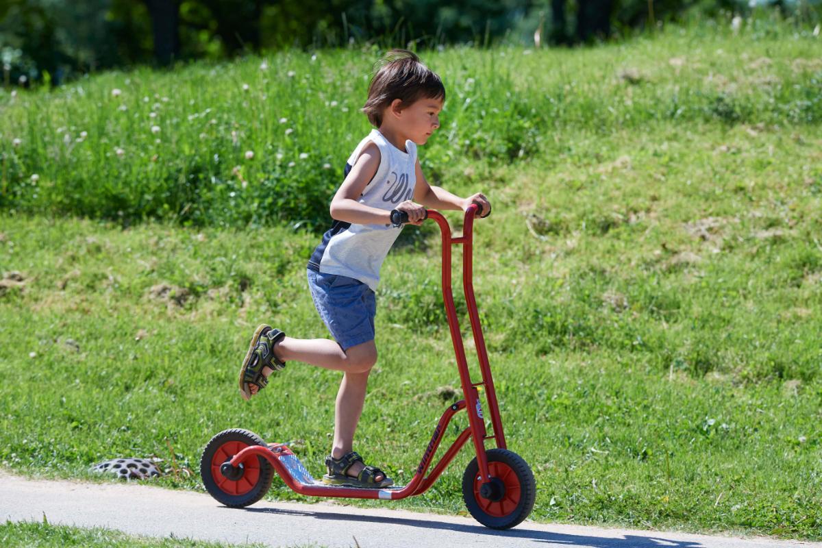 Winther Roller groß (86 cm), rot, 6-10 Jahre, VIKING Kinderfahrzeug