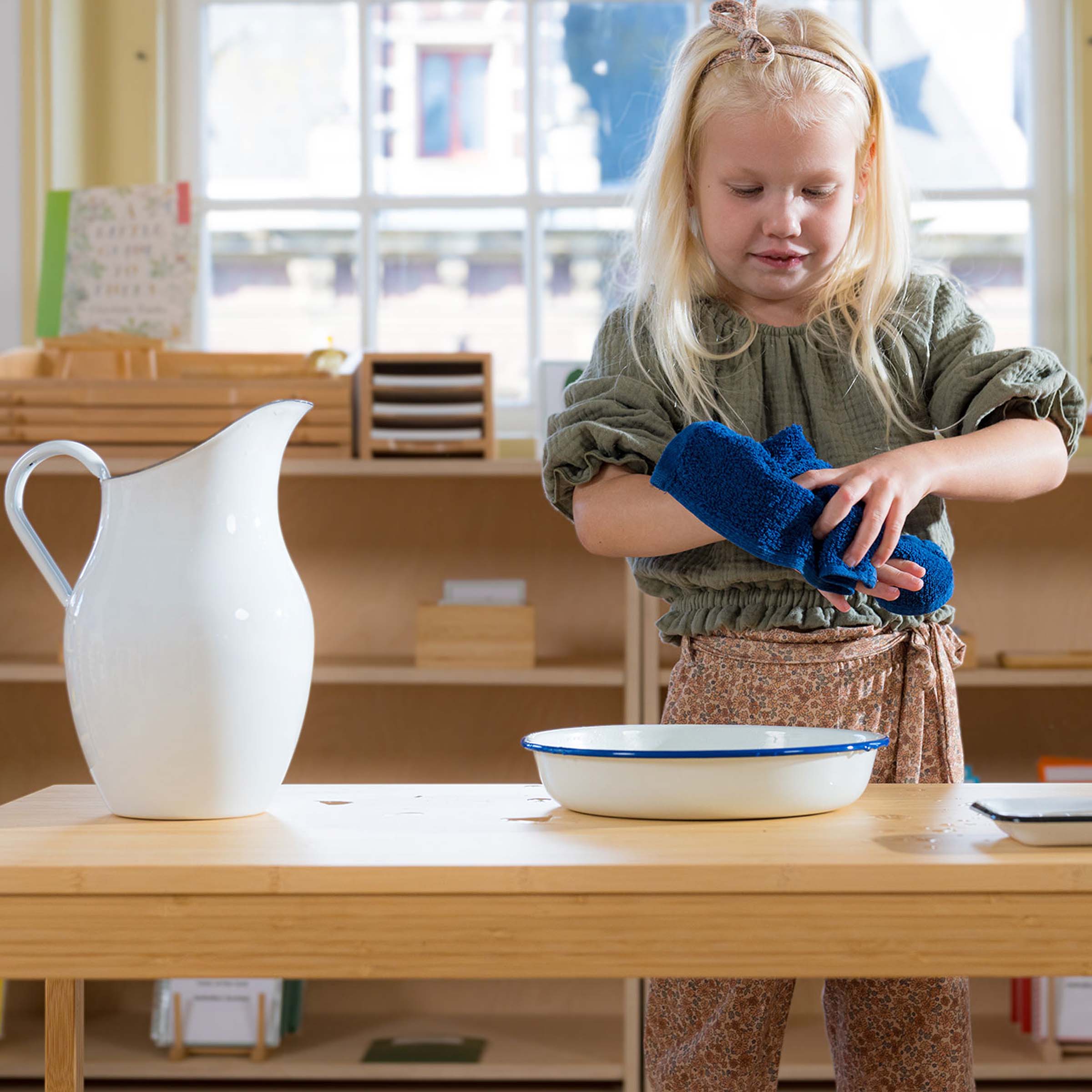 Emaille Kanne - Montessori Übungen des täglichen Lebens