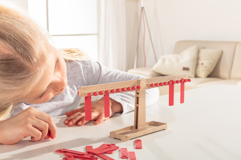 Zahlen- und Rechenwaage aus RE-Wood®, ab 6 Jahre