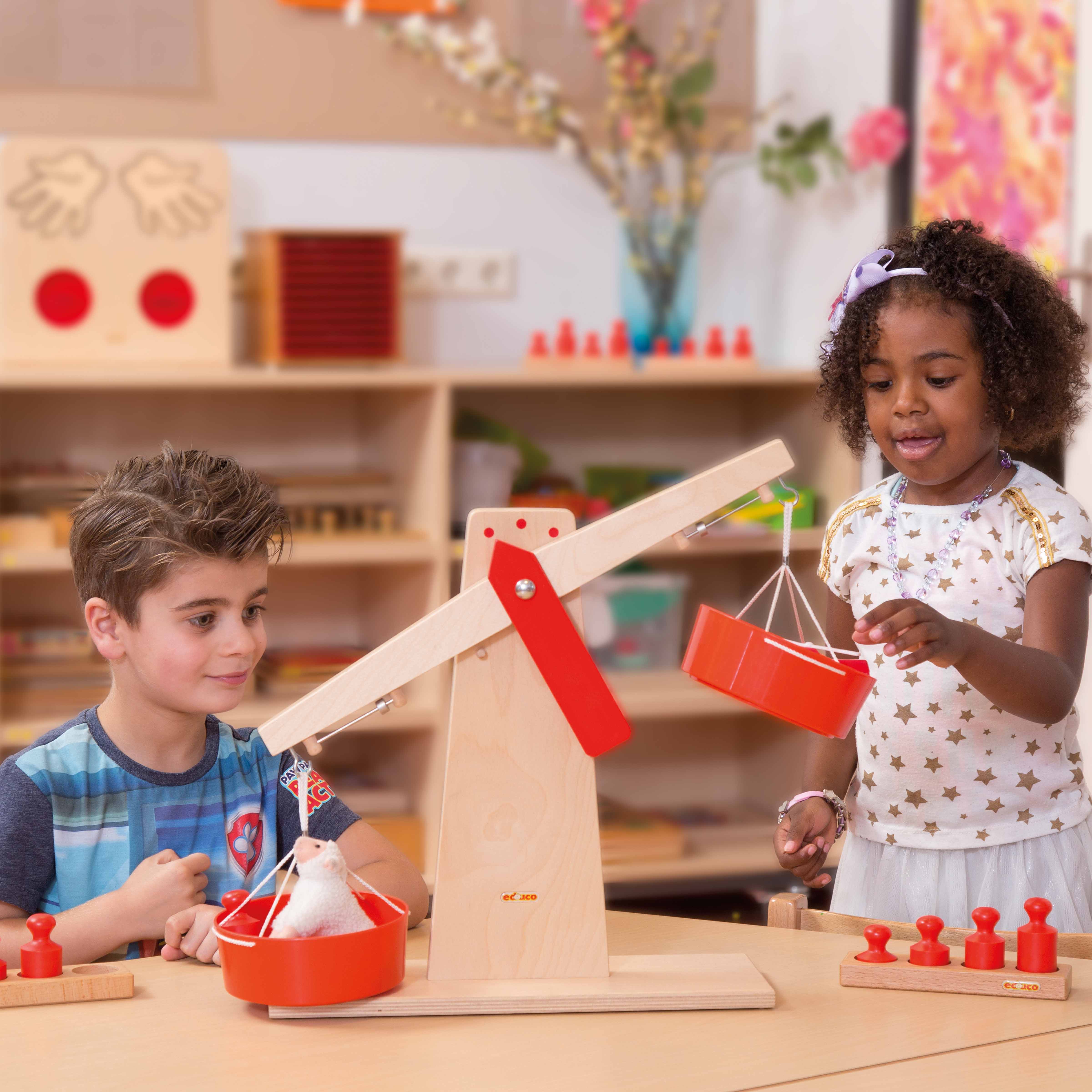 Holzwaage für Kinder, Gewicht und Balance entdecken, ab 4 Jahre