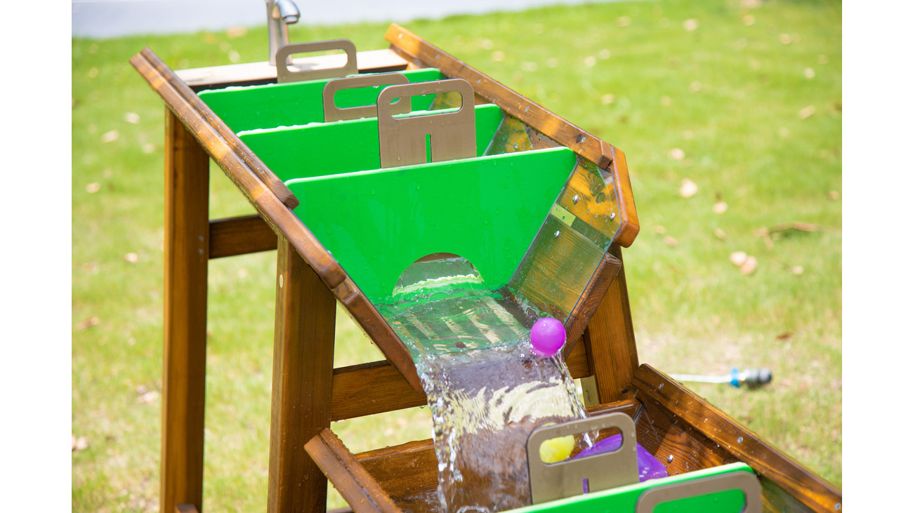 Matschanlage, Große Spielstraße für Wasser mit Schleusen und drei Ebenen, Outdoor