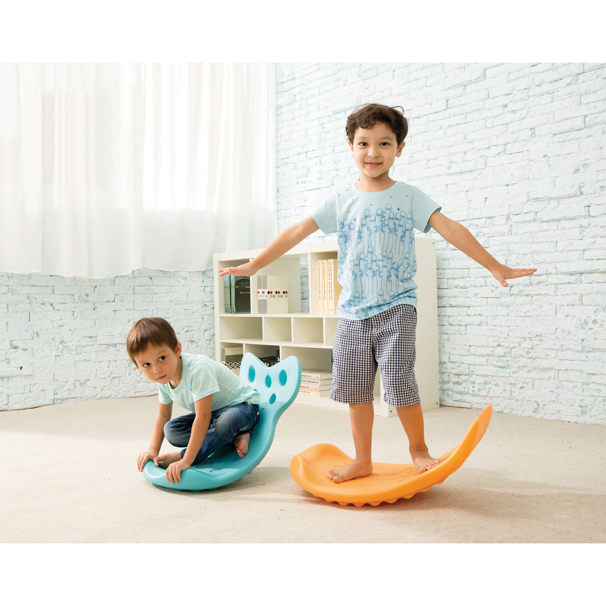 Balancebrett Whally Board blau, 62 x 39,5 x 17 cm, ab 1,5 Jahre