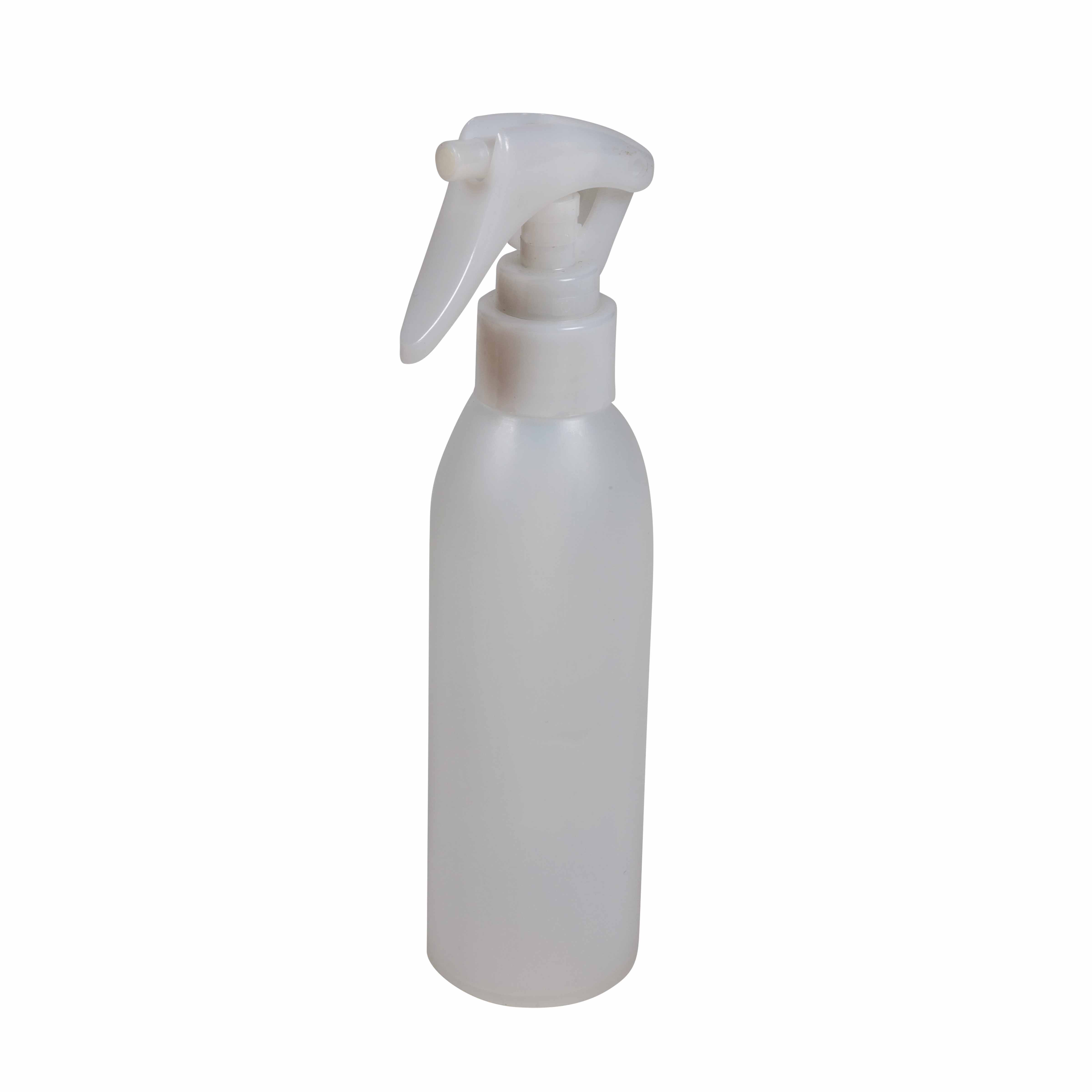 Sprühflasche für das Fensterputzen - Montessori Übungen des täglichen Lebens