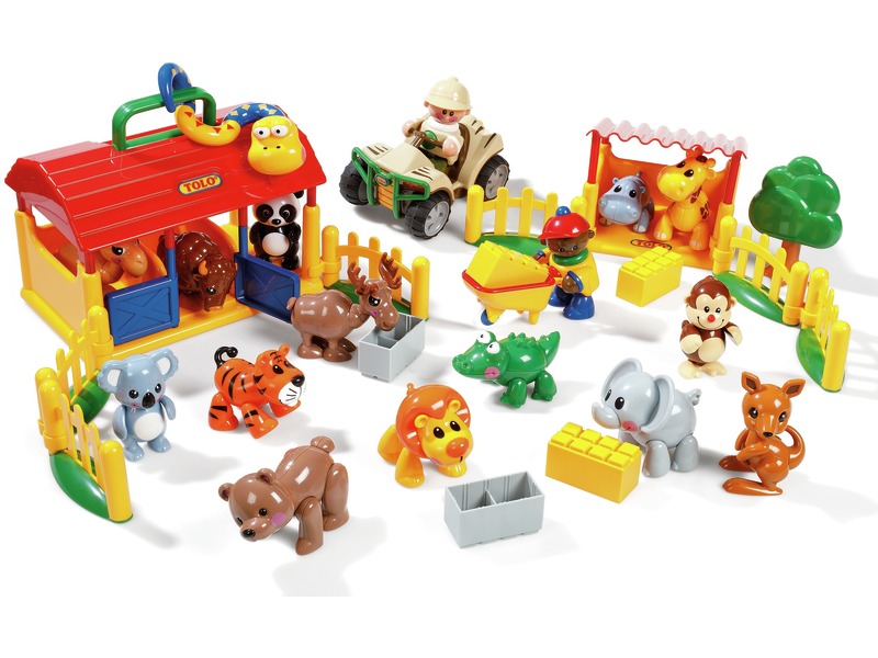 Spielfiguren-Set Tierpark mit Stall, 15 Tieren und 2 Figuren, ab 1 Jahr