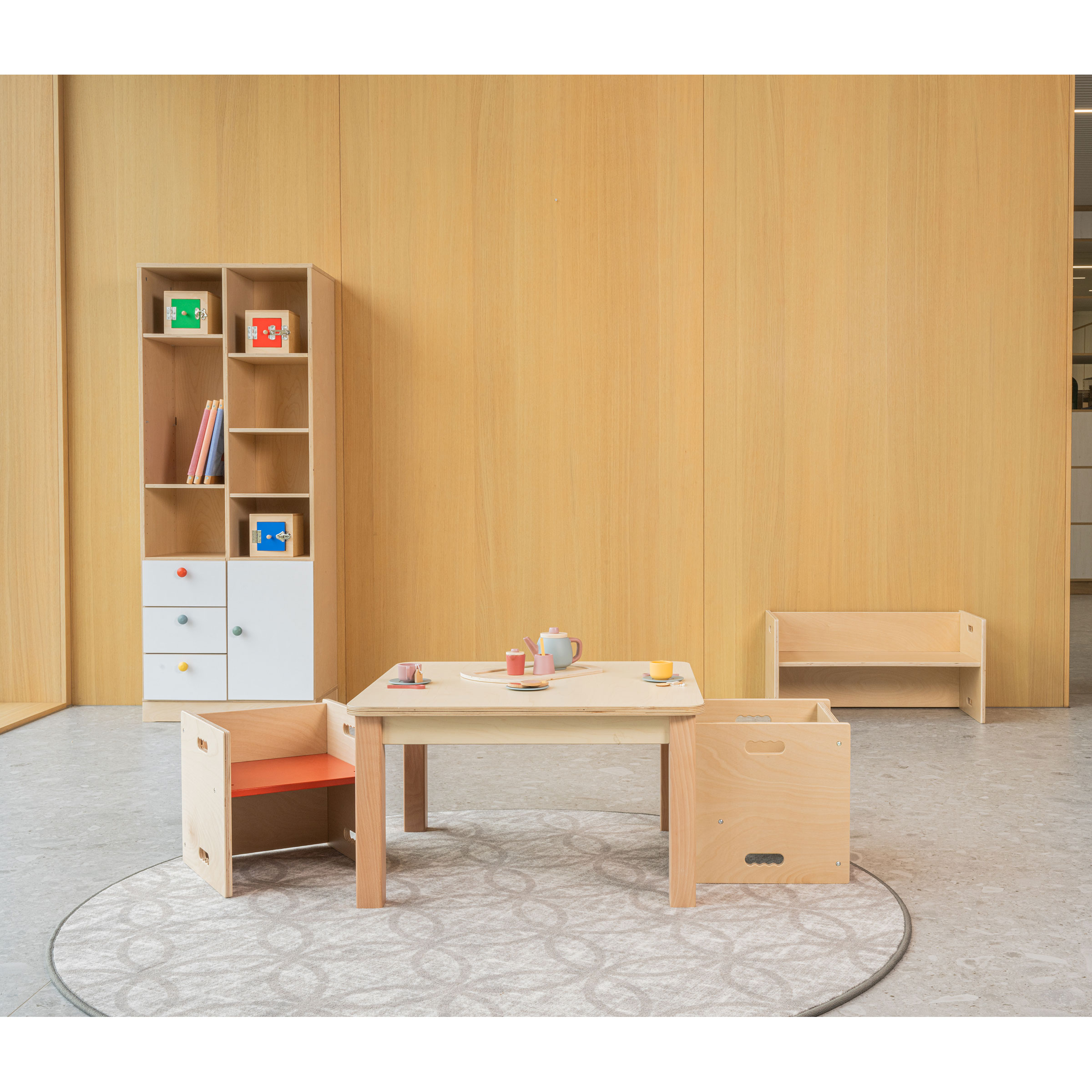 Kubentisch 69 x 69 cm, Birke – robuster Kindertisch