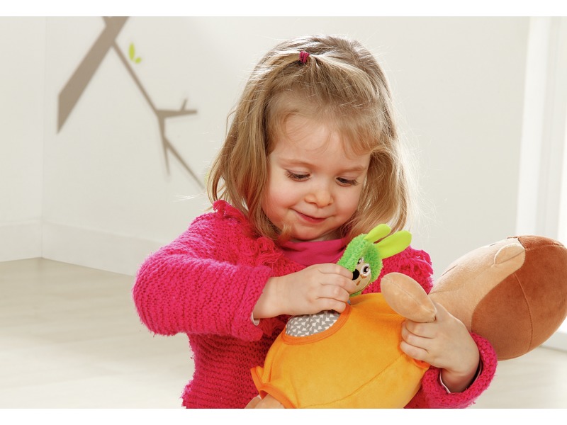 Stoffpuppe Emotion Baby Victor mit Kuscheltier zum Thema Gefühle, ab 0 Jahren