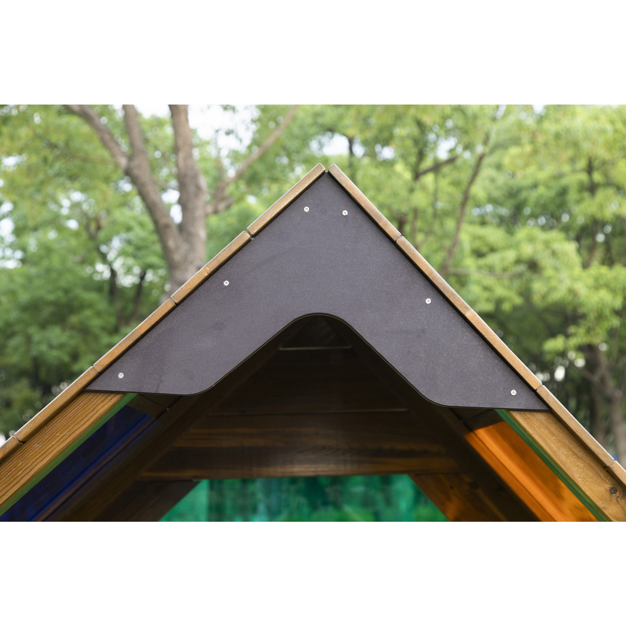 Offenes Spielhaus, mit bunten Fenstern, aus Holz, Outdoor