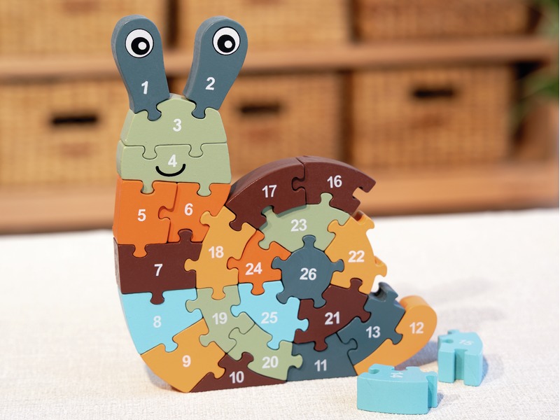 Lernpuzzle Zahlen und Buchstaben Schnecke aus Holz, ab 3 Jahren