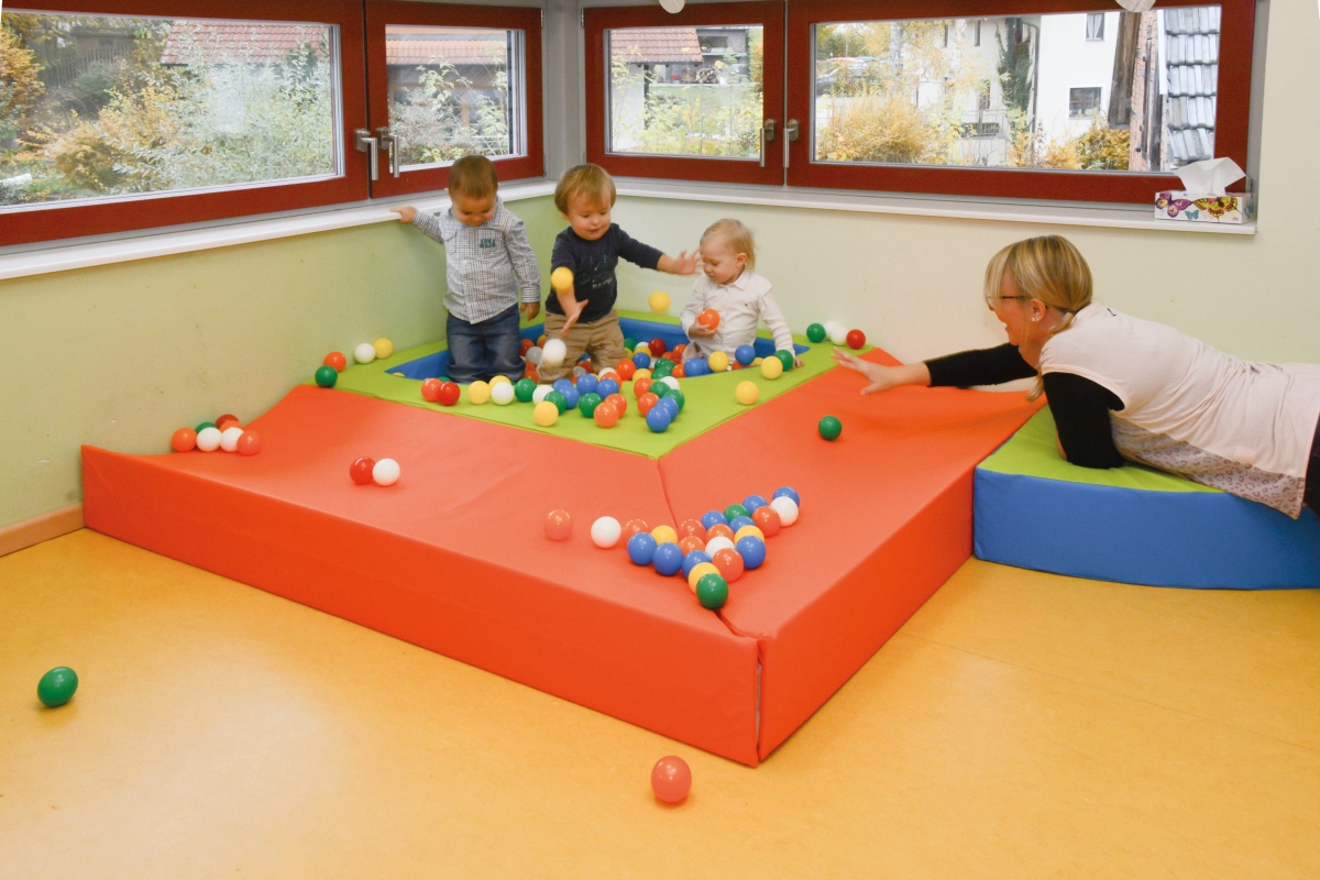 Ballbad für Babys, mit Kugellaufbahn und Viertelkreispodest, 4-teilig, Qualitäts-Kunstleder, 180 x 180 cm