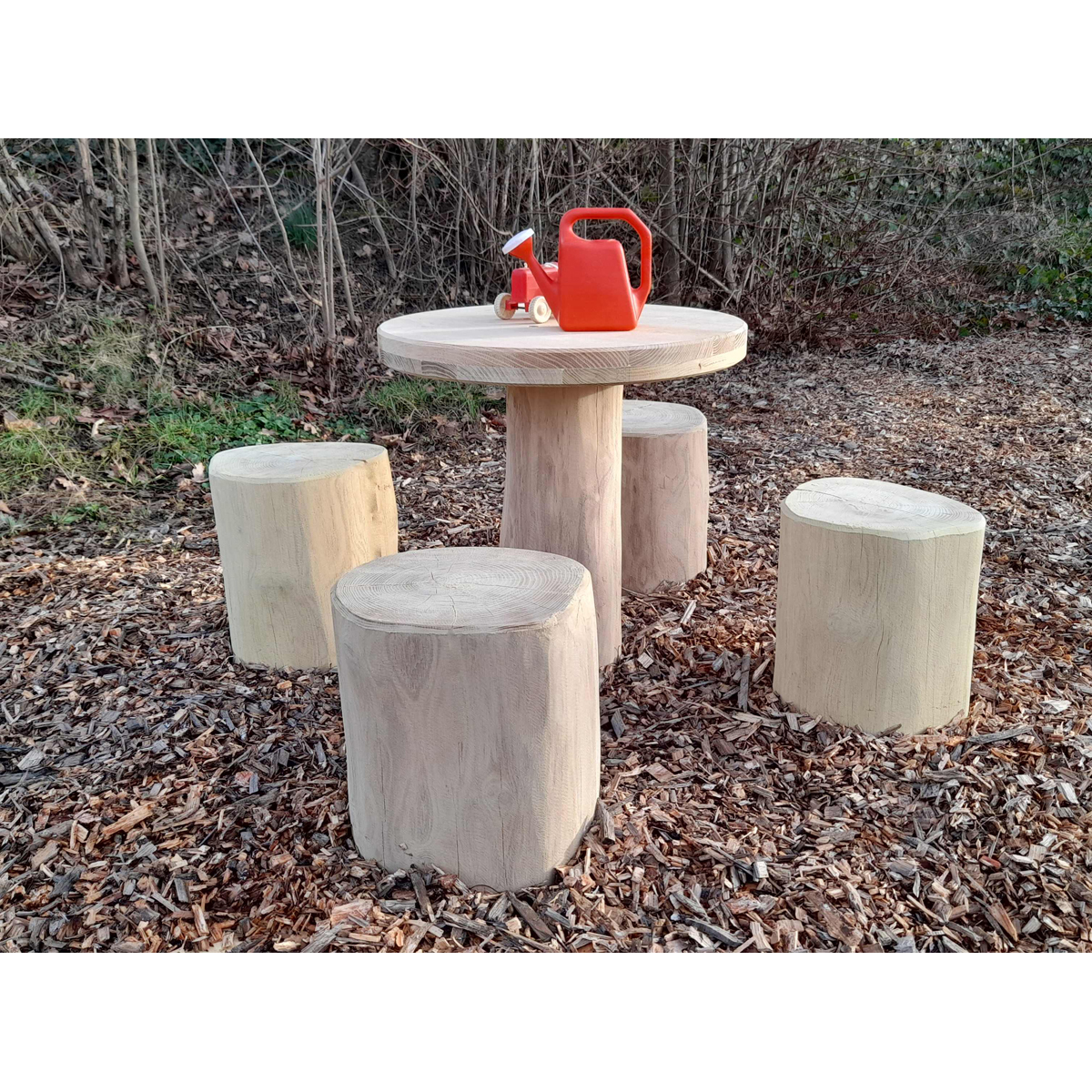Sitzgruppe 4 Sitze, Tisch Ø50 x 100 cm, Sitzhöhe 30 cm