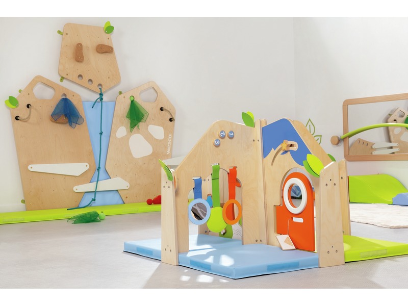 Aktivitätenbereich Babi Up Haus mit Tür, Spiegelbrücke und 3 Mosaikmatten