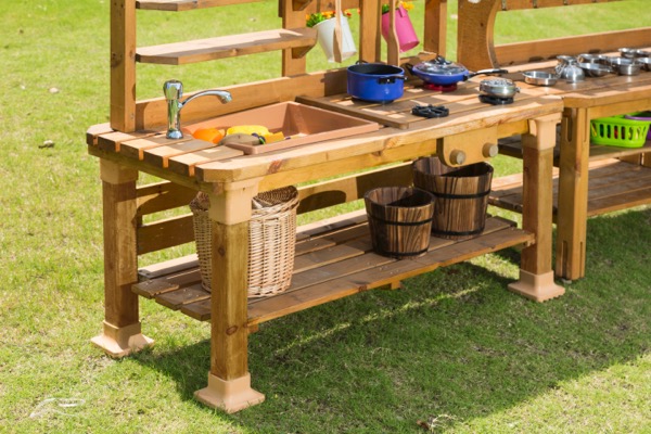 Spielküche, mit Wasseranschluss, aus Holz, Outdoor
