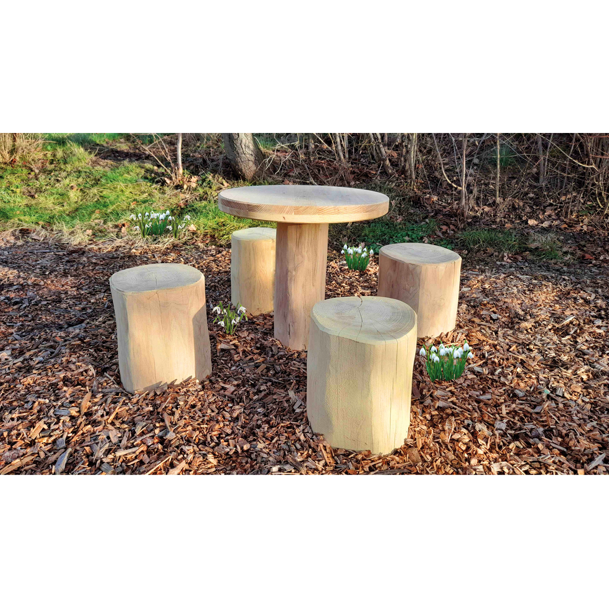 Sitzgruppe 4 Sitze, Tisch Ø50 x 100 cm, Sitzhöhe 30 cm