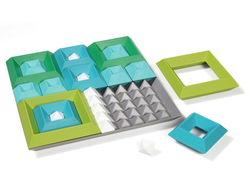 3D-Stapelspiel mit Basis und 23 Bausteinen, 24 Teile, ab 3 Jahren