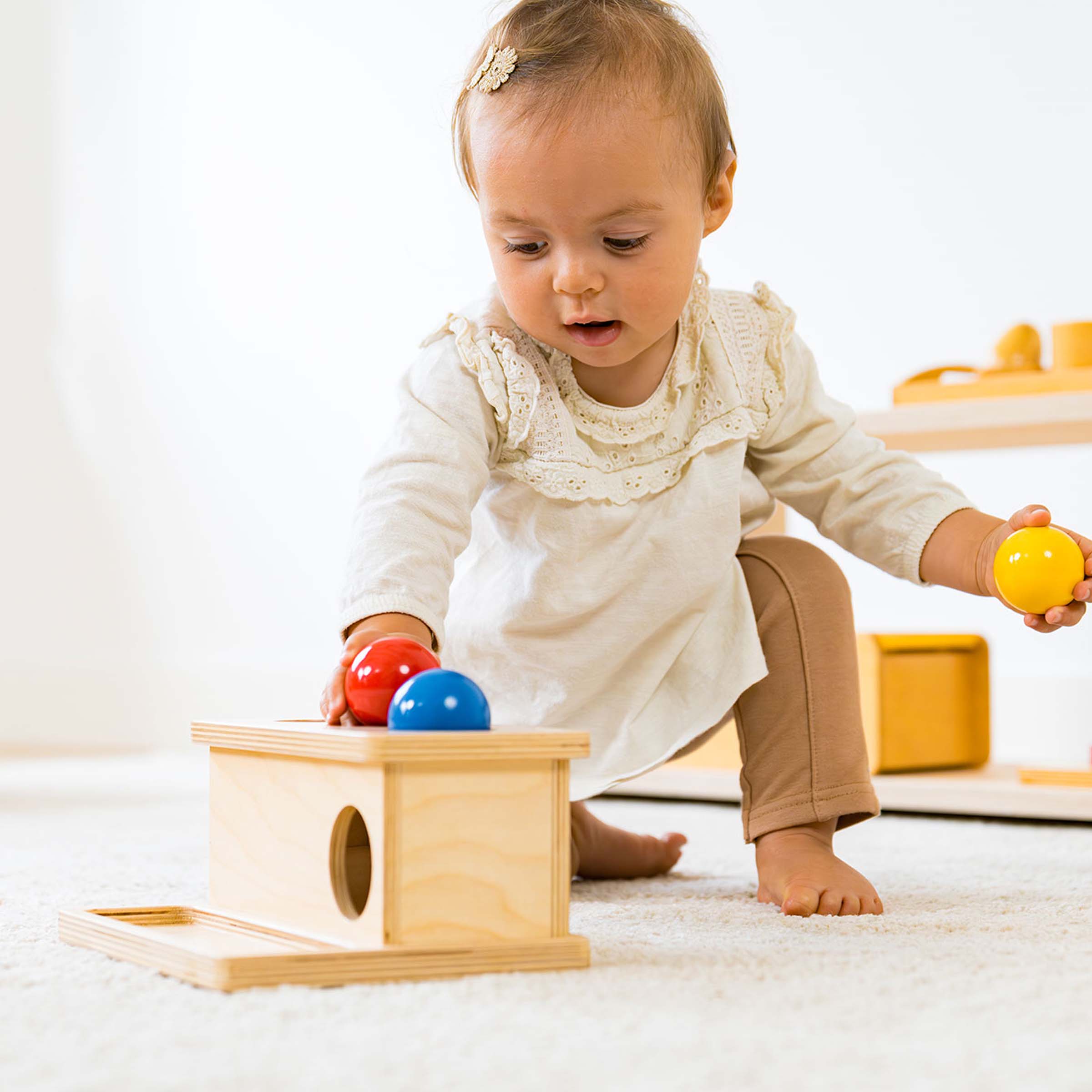 Bälle drücken - Montessori Bewegung