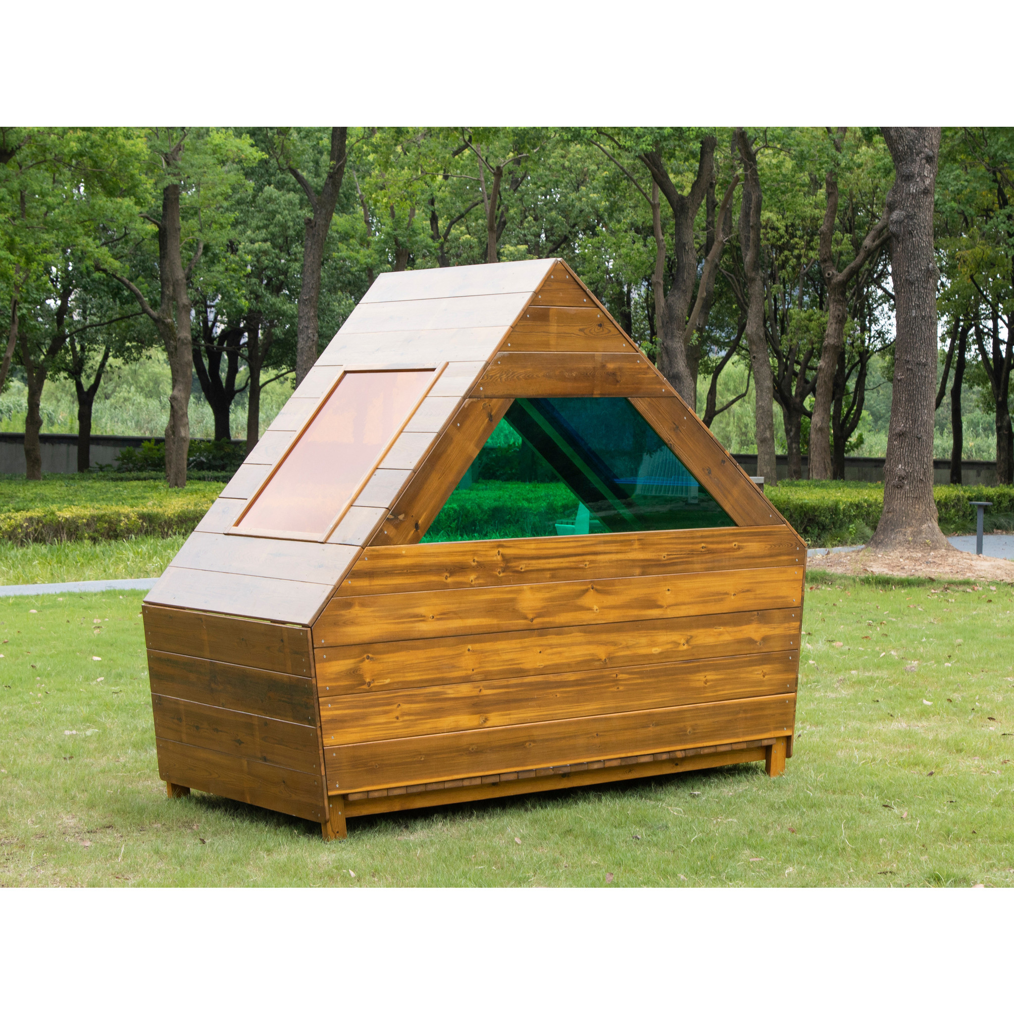 Offenes Spielhaus, mit bunten Fenstern, aus Holz, Outdoor