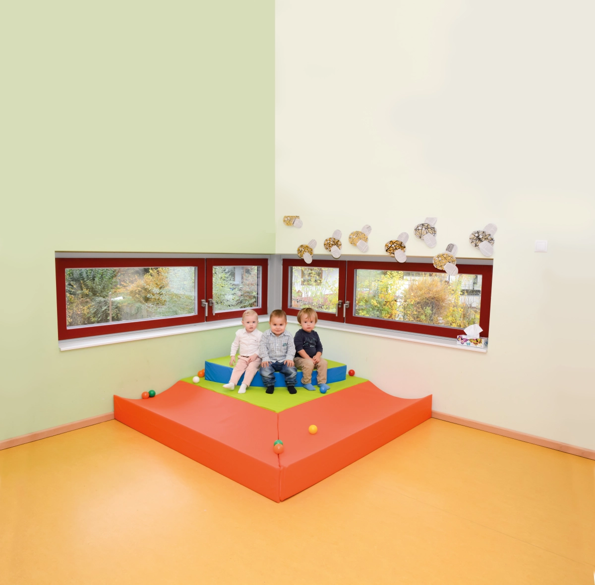 Ballbad für Babys, mit Kugellaufbahn und Viertelkreispodest, 4-teilig, Qualitäts-Kunstleder, 180 x 180 cm