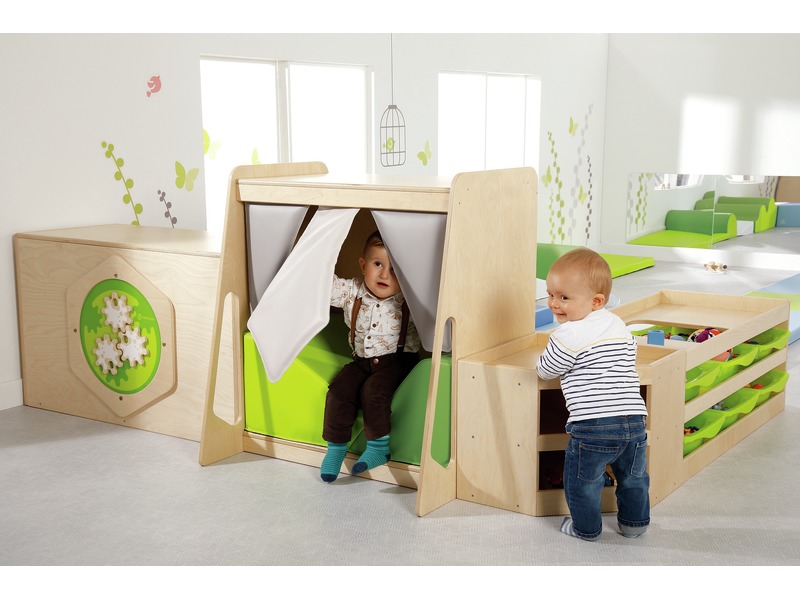Aufbewahrungsmöbel Babi Up mit Versteck, Sesselchen und Stofffront, Krippe