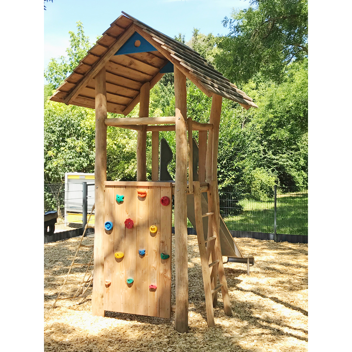 4 Eck Spielturm mit Anbauten ohne Stahlanker, Platzbedarf 410 x 230 x 330 cm