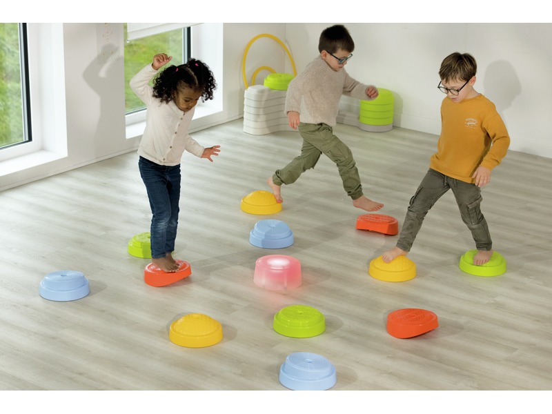 Kooperatives Gruppenspiel Das Farbenquadrat mit großen Klötzen, ab 5 Jahren