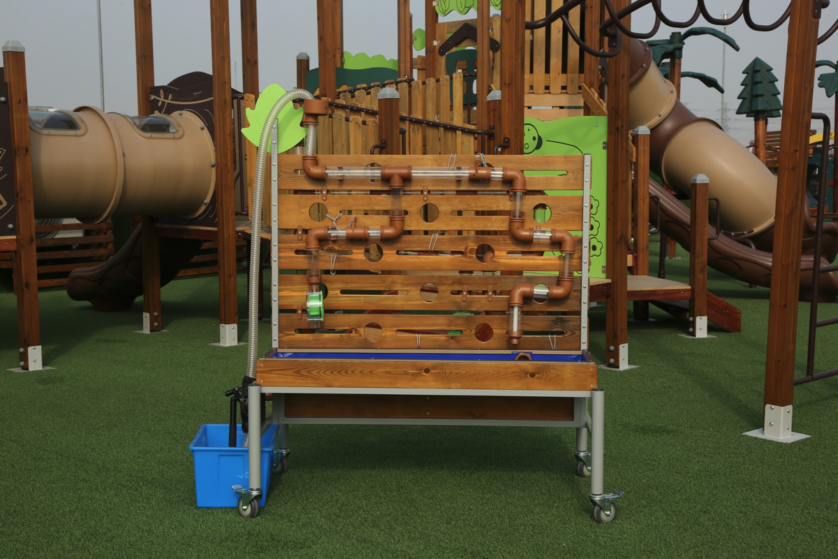 Wasser-Spielset, Bewegliche Wand mit Rohren und Becken, Outdoor