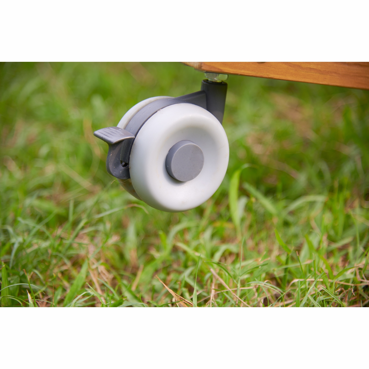 Outdoor Rollen 4er Set, mobil und fixierbar, Ø7,5 cm, für STEM Wände und Instrumente