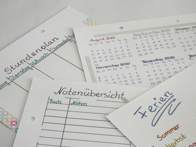 Schulplaner Kalender Seiten