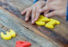 Ein Mathematisches Verständnis durch Zahlen und Mengen spielerisch erarbeiten