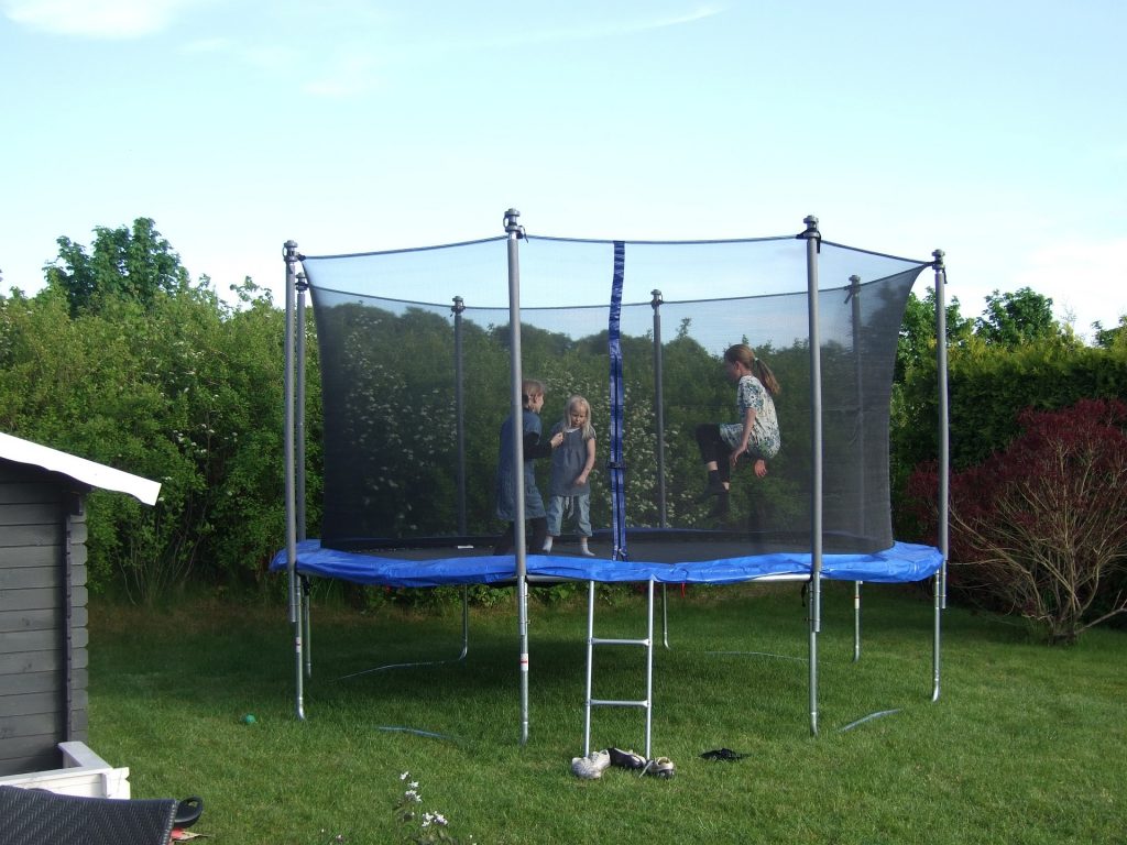 Trampolin Springen Kinder - SpielundLern-Blog