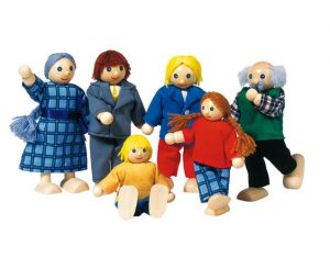 Eine Gruppe von sieben handgefertigten Puppen in verschiedenen Kleidungsstilen, die Vielfalt und Gemeinschaft darstellen. Ideal für kreative Spielideen und Bildungszwecke.