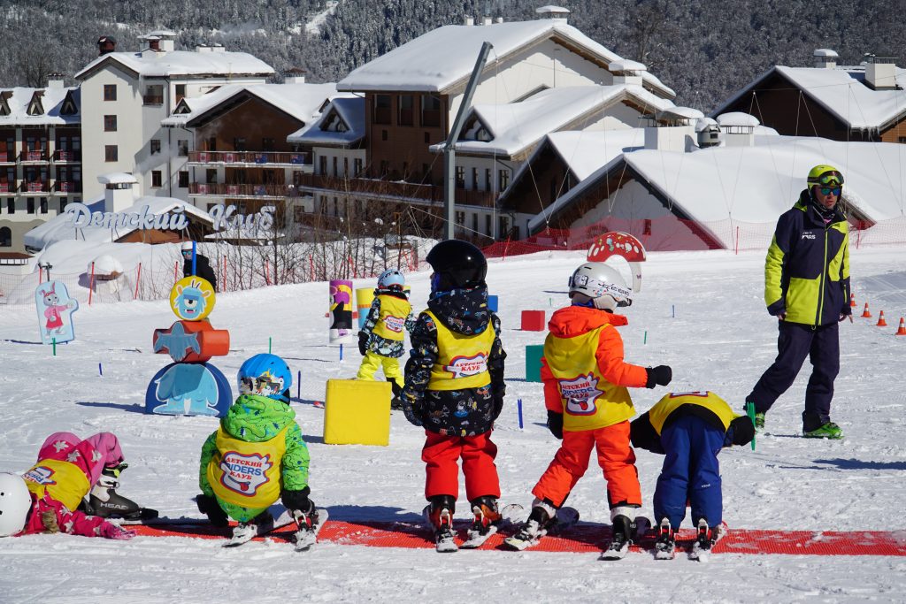 Skifahren mit Kindern - spielundlern.de