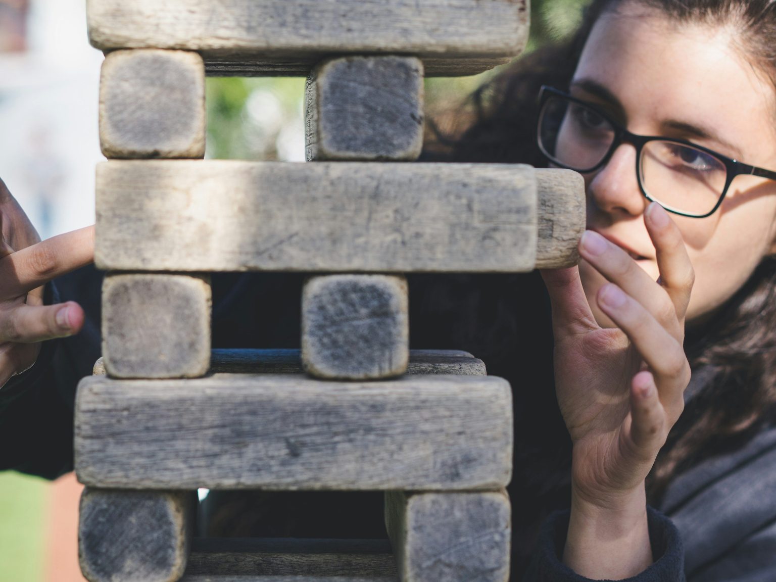 Brainy Knots Logikspiel - Knobelspiele Für Kinder Ab 8 Jahre Mit 10 Bunten Seilen