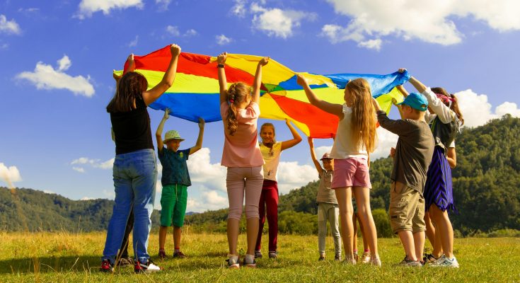 Outdoorspiele für Kinder.